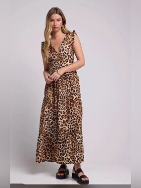 Q2 Sandy Leopard Print Maxi Dress NWOT